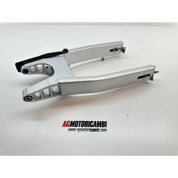 FORCELLONE POSTERIORE HONDA HORNET 600 2005-2006